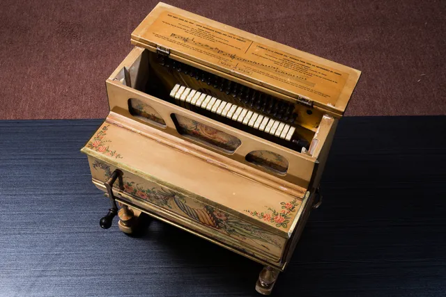 FAVENTIA手动钢琴