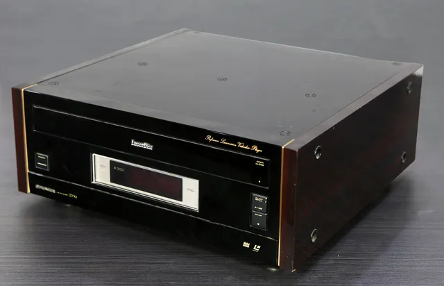 先锋镭射影碟机